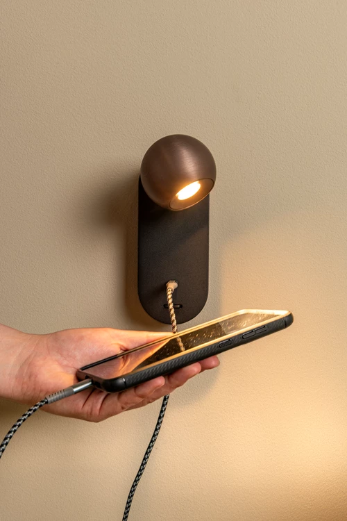 Lucide MONTANA - Wall light - LED - CCT - 1x6,3W 2700K/4000K - With USB charging point - Coffee | Premium - atmosphere 3